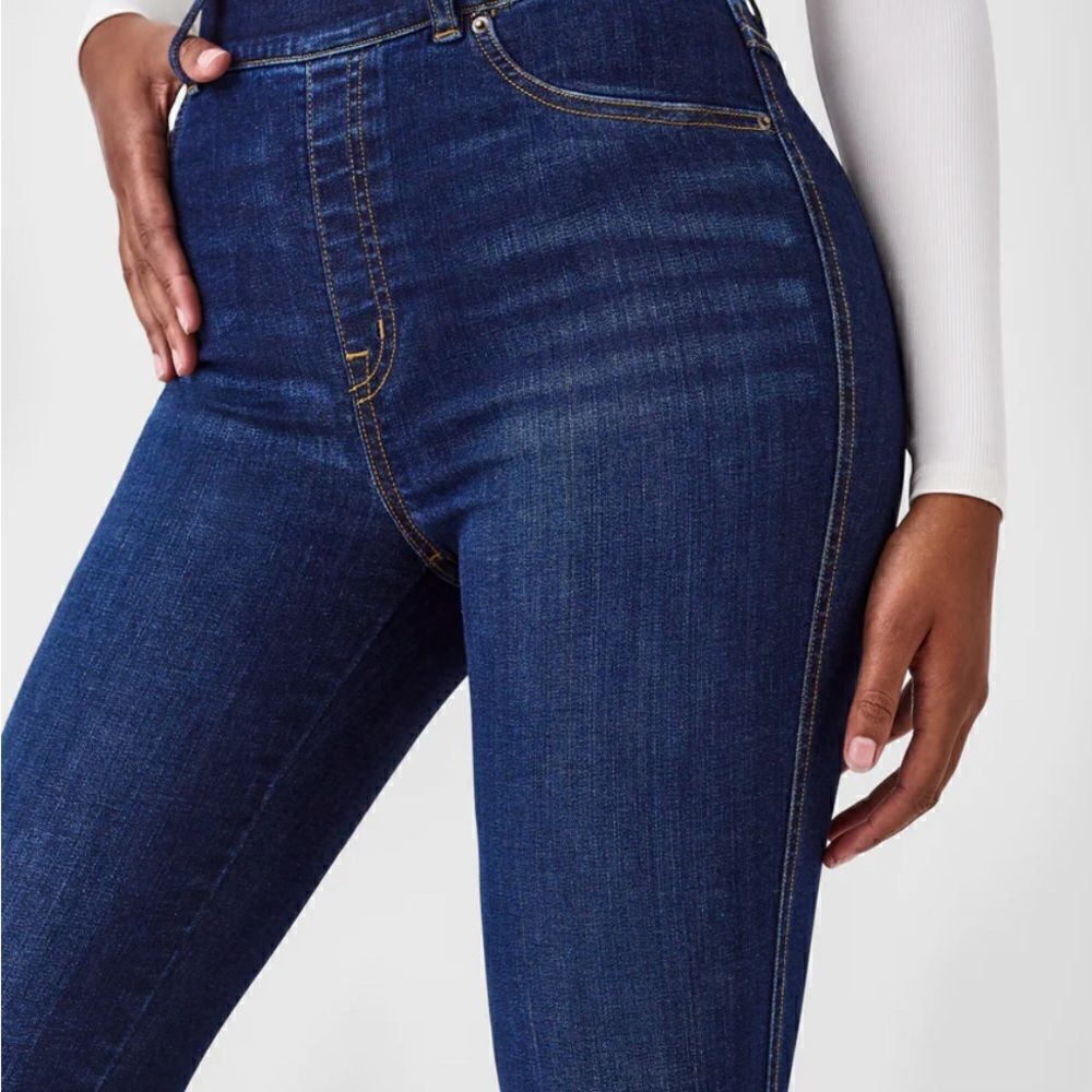 *30off3* NWOT. SPANX Flare Jeans. 
Designed with premium stretch denim. - Picture 5 of 5